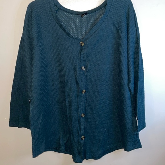 Waffle knit fabric long sleeve button down top - Picture 1 of 5